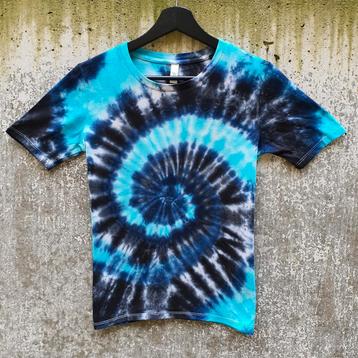  Blauw - zwart zomer festival spiral tie dye t-shirt maat XS