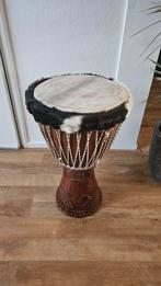 Afrikaanse Djembe Trommel met Houtsnijwerk, Muziek en Instrumenten, Percussie, Ophalen of Verzenden, Gebruikt, Trommel