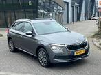 Skoda KAMIQ 1.0 TSI DSG-7 Sport Tour NAVI CARPLAY LED, Auto's, Stof, 620 kg, Nieuw, 3 cilinders