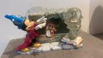 Disney mickey mouse met kasteel in globe uit t boek, Ophalen, Zo goed als nieuw