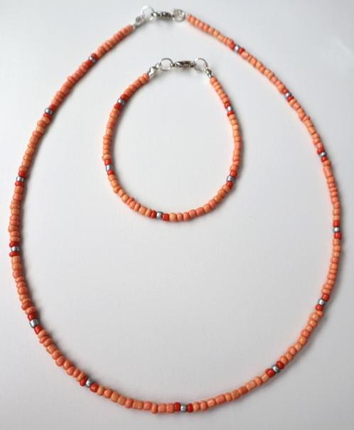 Setje van een ketting en armband in zalm, oranje en zilver, Sieraden, Tassen en Uiterlijk, Kettingen, Nieuw, Oranje, Ophalen of Verzenden