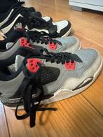 Sports shoes, Ophalen of Verzenden, Zo goed als nieuw, Sneakers of Gympen