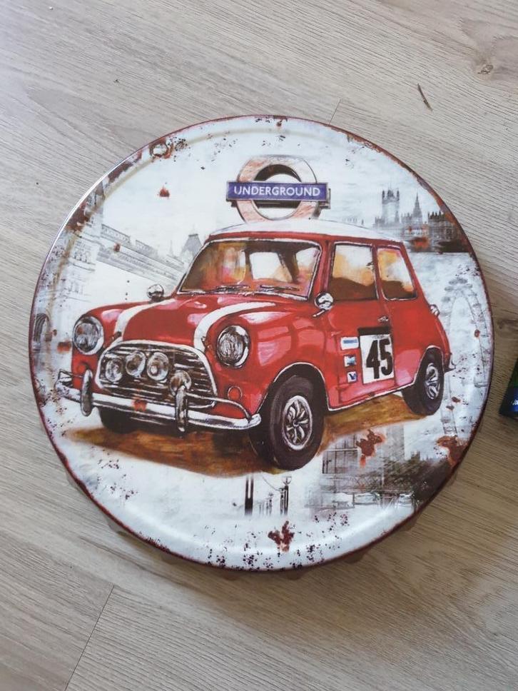 bierdop achtig kroonkurk met mini rond hanger circa 30 cm, Huis en Inrichting, Woonaccessoires | Wanddecoraties, Nieuw, Ophalen of Verzenden