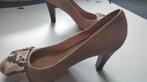 nooit gedragen Pumps maat 39, Ophalen of Verzenden, Zo goed als nieuw, Beige