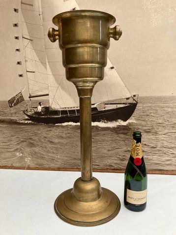 staande wijnkoeler/champagne-emmer op voet, messing beschikbaar voor biedingen