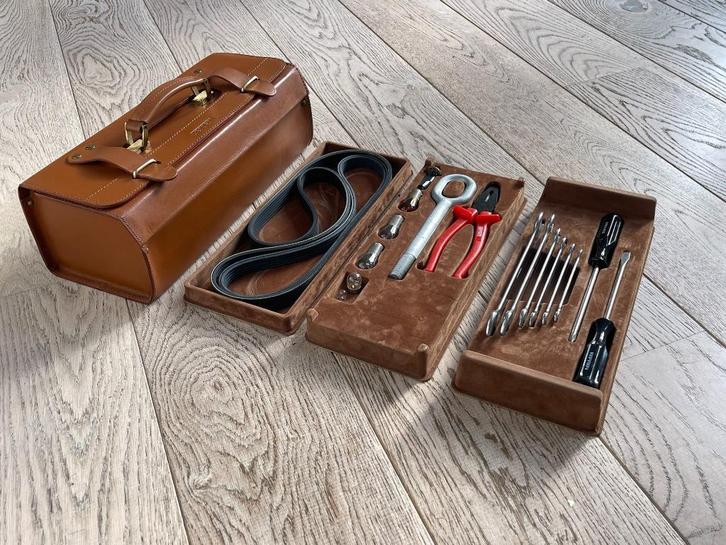 Ferrari 348 - 355 Gereedschapsset Tool kit Koffer Schedoni, Auto diversen, Autogereedschap, Gebruikt, Ophalen of Verzenden