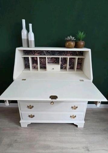 Mooie unieke vintage secretaire  beschikbaar voor biedingen