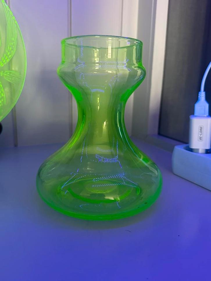 Uranium vaas, Antiek en Kunst, Antiek | Glas en Kristal, Ophalen of Verzenden