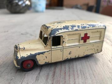 Dinky Toys nr 253 / Daimler Ambulance beschikbaar voor biedingen