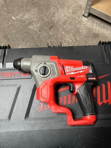 Milwaukee M12 Boorhamer 1.1J - Compact & Krachtig! beschikbaar voor biedingen