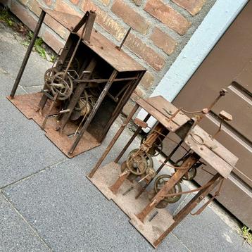 2 comtoise uurwerken op spillegang beschikbaar voor biedingen