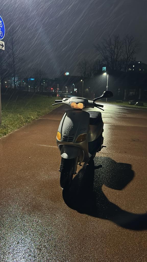 Zip type 2 brom, Fietsen en Brommers, Scooters | Piaggio, Zo goed als nieuw, Zip, Tweetakt, Ophalen of Verzenden