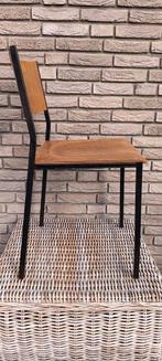 vintage stoel,gestoomd hout, minimalistisch design, Huis en Inrichting, Stoelen, Ophalen, Gebruikt, Bruin, Eén