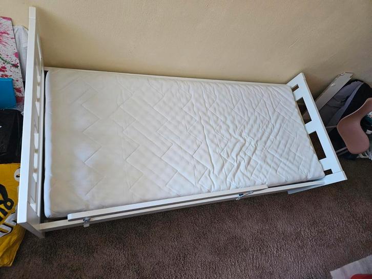Peuterbed, Kinderen en Baby's, Kinderkamer | Bedden, Zo goed als nieuw, 140 tot 160 cm, 70 tot 85 cm, Matras, Ophalen