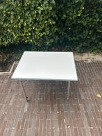 Opklapbare campingtafel (60 bij 80) in hoogte verstelbaar, Caravans en Kamperen, Kampeermeubelen, Ophalen, Gebruikt, Campingtafel