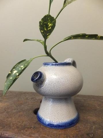 supergrappig vintage kannetje, vaas, wit-blauw, west germany beschikbaar voor biedingen