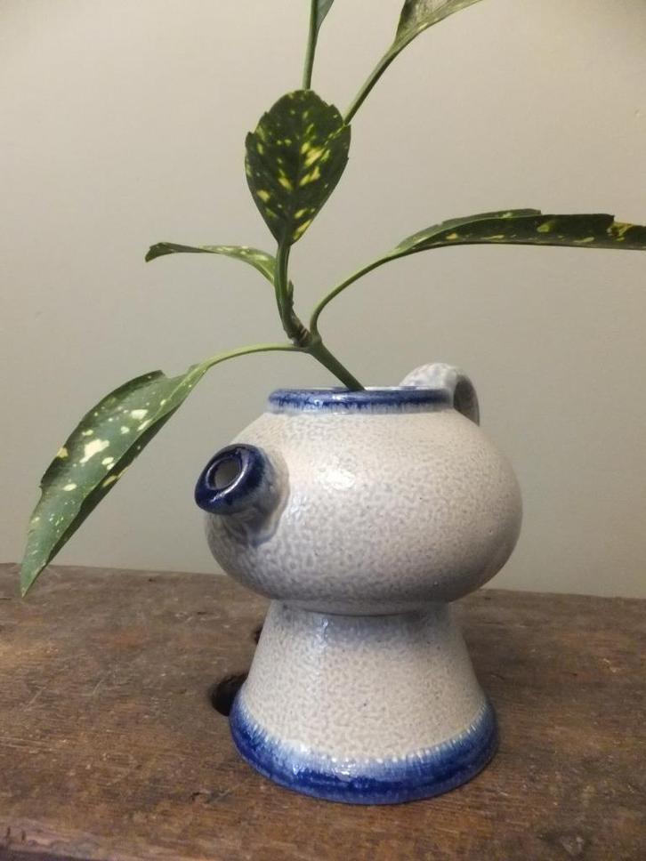 supergrappig vintage kannetje, vaas, wit-blauw, west germany, Antiek en Kunst, Curiosa en Brocante, Ophalen