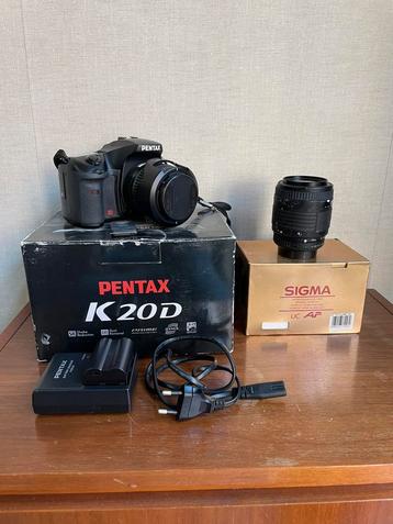Pentax K20D met 18-55 kitlens en Sigma 70-210 zoomlens beschikbaar voor biedingen