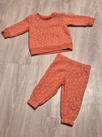 Bruin baby setje met bloemenprint maat 68, Ophalen of Verzenden, Zo goed als nieuw