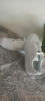 Gloednieuwe Nike Air Force 1 sneakers in maat EU 43., Ophalen of Verzenden