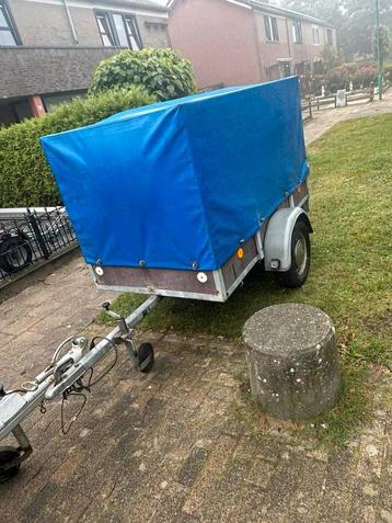 3 keer aanhanger met huif in 1 koop beschikbaar voor biedingen