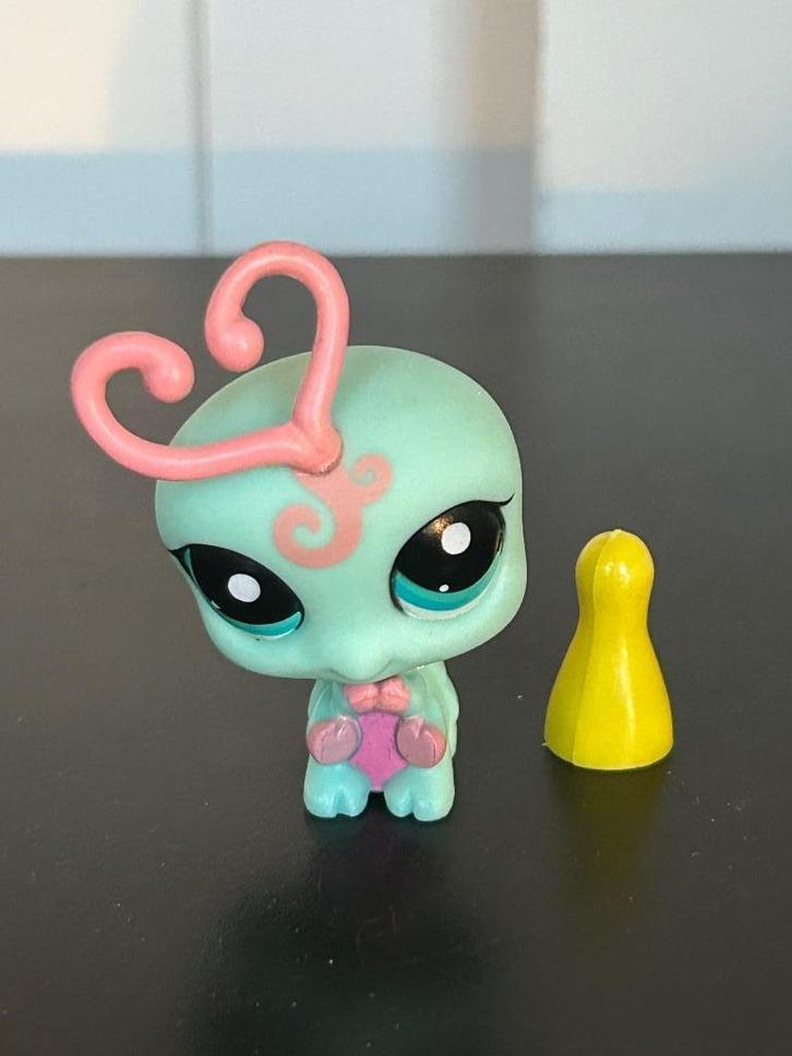 Littlest Pet Shop 1727 love bug, Verzamelen, Poppetjes en Figuurtjes, Zo goed als nieuw, Ophalen of Verzenden