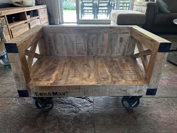 Industriële mooie honden divan van Lex & Max, Dieren en Toebehoren, Hondenmanden, Zo goed als nieuw, Ophalen