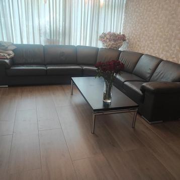 Leer hoekbank  beschikbaar voor biedingen