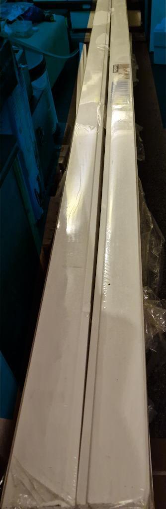 100 witte kunststof rabatdelen + extra beschikbaar voor biedingen