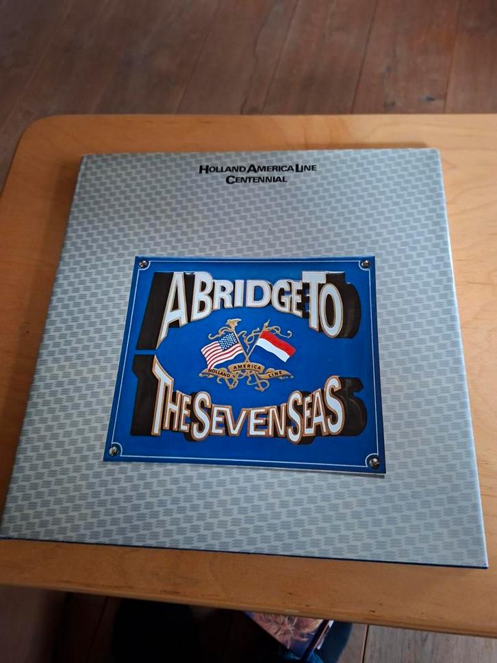 Holland America Lijn - Honderd Jaar, Boeken, Vervoer en Transport, Gelezen, Boot, Ophalen of Verzenden