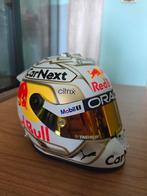 Max verstappen seizoenshelm 2022 1:2 te koop!, Ophalen, Zo goed als nieuw, Formule 1