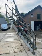 Trap antiislip treden 2.48m13 tree 62 br gegalvaniseerd, Doe-het-zelf en Verbouw, Ladders en Trappen, Ophalen, Gebruikt, Trap