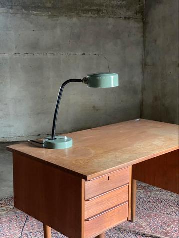 Industriele burolamp beschikbaar voor biedingen