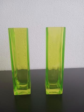 Twee Kristallen Blokvazen. beschikbaar voor biedingen