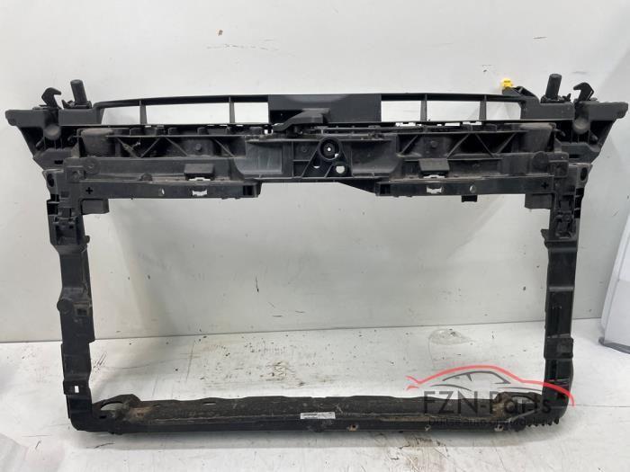 VW Golf 8 Front met sloten, Auto-onderdelen, Carrosserie en Plaatwerk, Bumper, Gebruikt, Ophalen