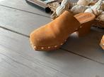 Carmela Suède Muiltjes Bruin, Kleding | Dames, Schoenen, Ophalen of Verzenden, Zo goed als nieuw, Bruin, Sandalen of Muiltjes