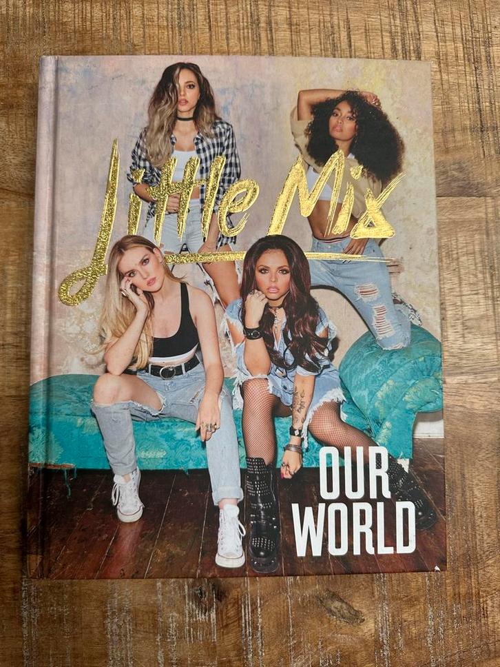 Little Mix - Onze Wereld hard cover, Boeken, Biografieën, Zo goed als nieuw, Film, Tv en Media, Ophalen of Verzenden