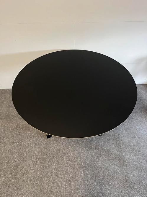 Ronde eettafel Fenix Nero Ingo 130cm, Huis en Inrichting, Tafels | Eettafels, Zo goed als nieuw, 100 tot 150 cm, Vijf personen of meer