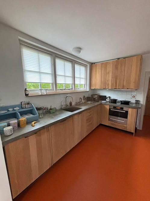 Complete hoekkeuken met apparatuur en massief eiken fronten, Huis en Inrichting, Keuken | Complete keukens, Gebruikt, Hoekkeuken