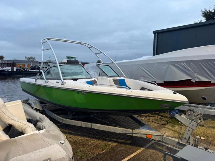 Mamboo Ski Boot Romp zonder motor, Watersport en Boten, Speedboten, Gebruikt, 6 meter of meer, Benzine, 200 pk of meer, Polyester