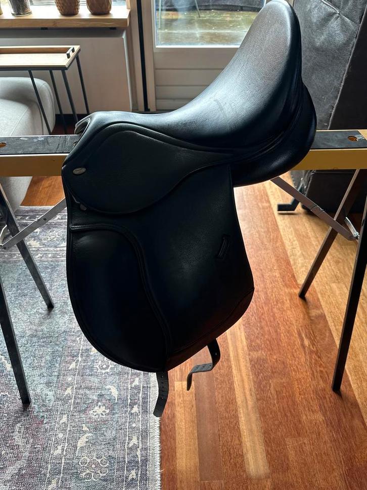 Tekna Letek dressuurzadel 16,5 inch, Dieren en Toebehoren, Paarden en Pony's | Zadels, Gebruikt, Dressuur, Ophalen