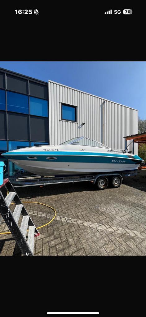 Larson speedboot, Watersport en Boten, Speedboten, Gebruikt, 6 meter of meer, Benzine, 200 pk of meer, Polyester, Binnenboordmotor