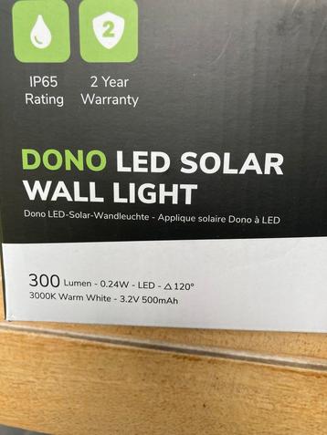 Solar buitenverlichting op nostalgische eiken palen beschikbaar voor biedingen