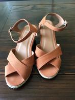 Sandalen 39,als nieuw, merk BPC, brique kleur. €12., Kleding | Dames, Schoenen, Ophalen of Verzenden, Zo goed als nieuw