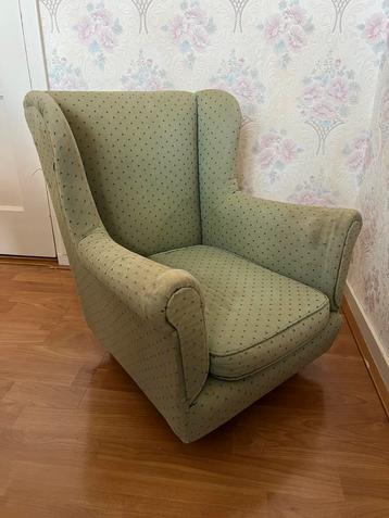 Vintage groene fauteuil beschikbaar voor biedingen