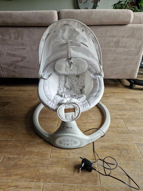 Momi elektronische babyschommel, Kinderen en Baby's, Speelgoed | Buiten | Speeltoestellen, Zo goed als nieuw, Schommel, Ophalen of Verzenden