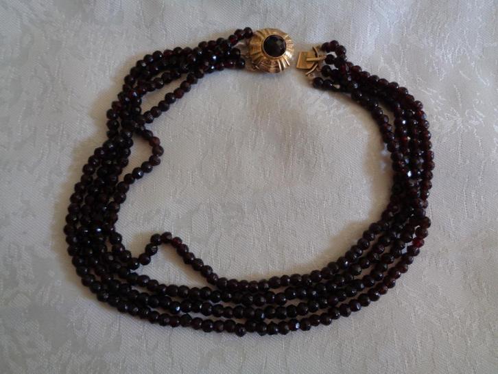 hals ketting uit granaten met gouden slot 585 gemerkt, Antiek en Kunst, Antiek | Goud en Zilver, Goud, Ophalen of Verzenden