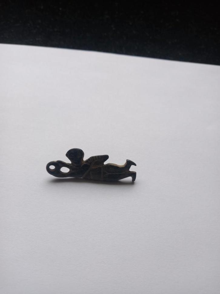 Zeldzame Romeinse fibula - Eros/cupido beeldje, Beuningen, Antiek en Kunst, Antiek | Overige Antiek, Ophalen of Verzenden