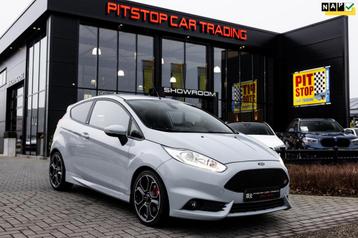 Ford Fiesta 1.6 ST200, 200PK, Camera, Cruise, Navi, Stoelver beschikbaar voor biedingen