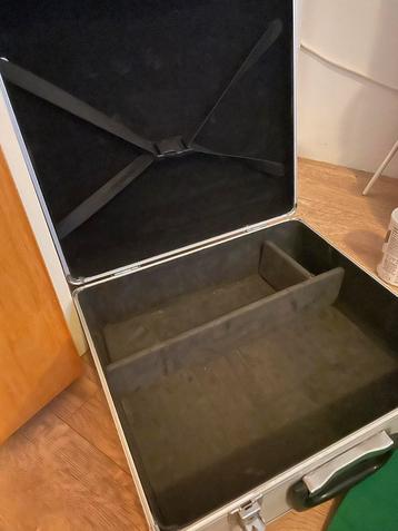 Poker/Kaartset in Aluminium Koffer beschikbaar voor biedingen